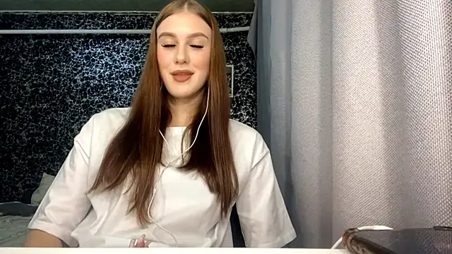 RanaBostel online show from September 25, 2025, 8:04 pm