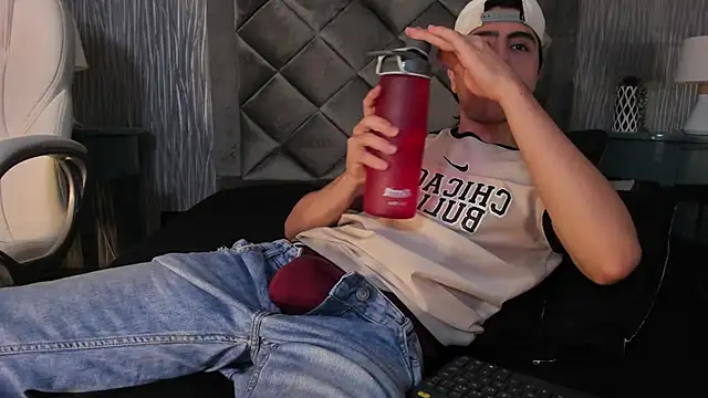 Snapshot of dylan_cross_ chatting on October 14, 2025, 11:22 am dylan cross online show from October 14, 2025, 11:22 am