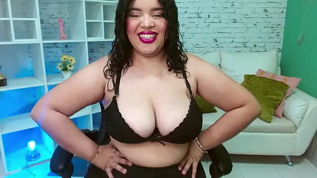 Snapshot of loaizalust chatting on October 28, 2025, 5:56 pm loaizalust online show from October 28, 2025, 5:56 pm