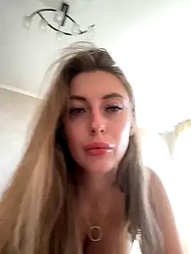 lizassss online show from September 23, 2025, 5:14 am