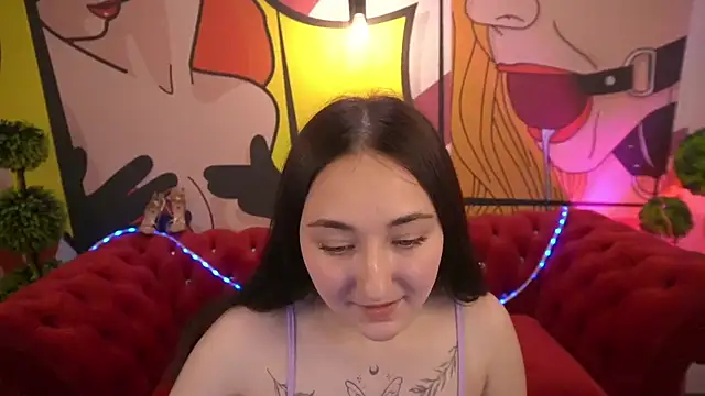 Snapshot of SashaDuvalle chatting on October 3, 2025, 6:48 am SashaDuvalle online show from October 3, 2025, 6:48 am