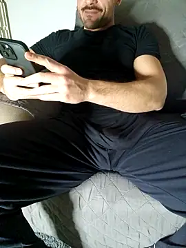 giovan2020 online show from February 11, 2026, 10:42 pm