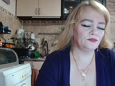 Snapshot of Sweet-blonde chatting on October 17, 2025, 11:34 am Sweet-blonde online show from October 17, 2025, 11:34 am