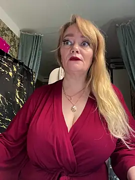 Snapshot of Sweet-blonde chatting on June 11, 2026, 12:32 am Sweet-blonde online show from June 11, 2026, 12:32 am