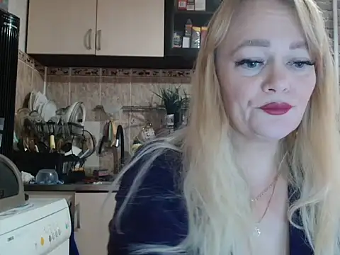 Snapshot of Sweet-blonde chatting on October 6, 2025, 11:44 am Sweet-blonde online show from October 6, 2025, 11:44 am