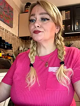 Snapshot of Sweet-blonde chatting on October 10, 2025, 8:37 am Sweet-blonde online show from October 10, 2025, 8:37 am