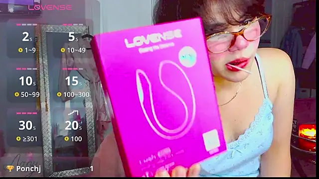 LunaMilav online show from September 30, 2025, 3:34 am