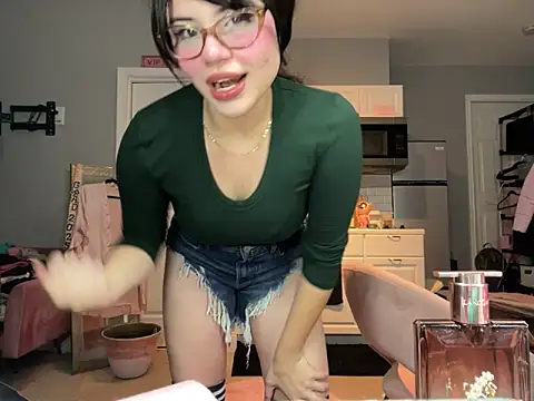 LunaMilav online show from October 11, 2025, 2:12 am