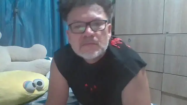 xanderdinis online show from October 11, 2025, 2:01 am