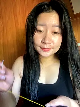 violet-00 online show from October 5, 2025, 1:40 am