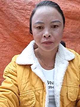 Snapshot of xuxulovezz chatting on September 25, 2025, 12:27 am xuxulovezz online show from September 25, 2025, 12:27 am