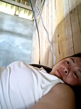 xuxulovezz online show from April 5, 2026, 6:20 am