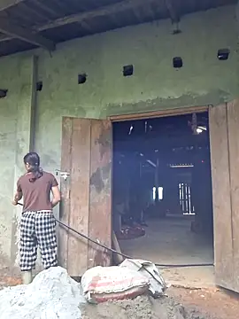 Snapshot of xuxulovezz chatting on October 2, 2025, 1:42 am xuxulovezz online show from October 2, 2025, 1:42 am