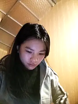 Snapshot of Suny_babyy chatting on November 5, 2025, 5:21 am Suny babyy online show from November 5, 2025, 5:21 am