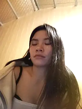 Snapshot of Suny_babyy chatting on November 10, 2025, 1:38 pm Suny babyy online show from November 10, 2025, 1:38 pm