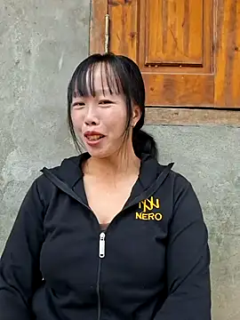 Snapshot of helenzz chatting on October 11, 2025, 1:06 am helenzz online show from October 11, 2025, 1:06 am