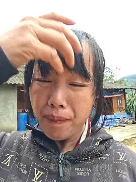 Snapshot of helenzz chatting on November 7, 2025, 1:21 am helenzz online show from November 7, 2025, 1:21 am