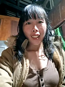 Snapshot of helenzz chatting on September 29, 2025, 12:33 pm helenzz online show from September 29, 2025, 12:33 pm