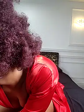 Zola Nooryi online show from December 17, 2025, 7:41 pm