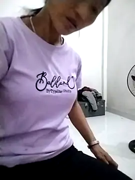 Snapshot of abigail-00 chatting on October 6, 2025, 10:54 pm abigail-00 online show from October 6, 2025, 10:54 pm