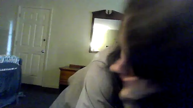 brunettebabexo3 online show from February 5, 2026, 7:04 am