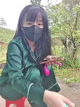 Helen-Tran online show from October 26, 2025, 1:28 am