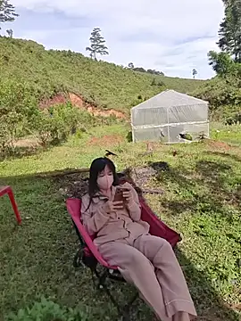 Helen-Tran online show from October 24, 2025, 1:26 am