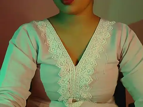 model jojo online show from September 24, 2025, 3:46 am