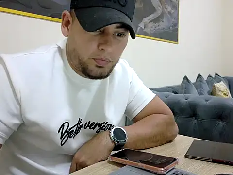 maximus888A online show from April 3, 2026, 7:42 pm
