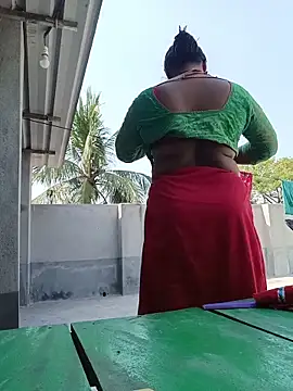 Snapshot of reya743 chatting on February 9, 2026, 7:28 am reya743 online show from February 9, 2026, 7:28 am