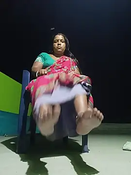 Snapshot of reya743 chatting on February 20, 2026, 2:41 pm reya743 online show from February 20, 2026, 2:41 pm