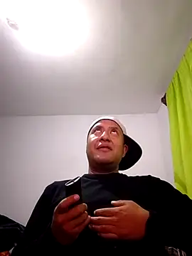 Snapshot of Ruloluna chatting on October 1, 2025, 6:18 am Ruloluna online show from October 1, 2025, 6:18 am