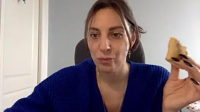 Snapshot of Myronell chatting on October 14, 2025, 11:22 am Myronell online show from October 14, 2025, 11:22 am