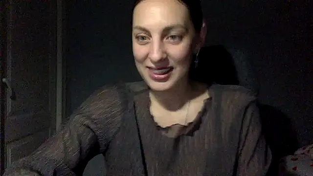 Snapshot of Myronell chatting on October 15, 2025, 5:32 pm Myronell online show from October 15, 2025, 5:32 pm