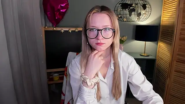 elliupp online show from October 10, 2025, 8:37 am