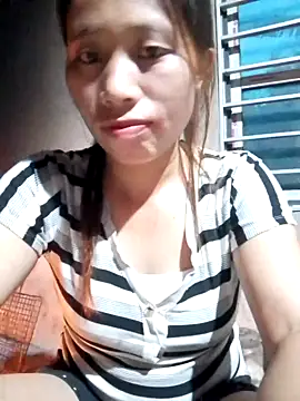 Snapshot of ruby-00 chatting on October 5, 2025, 10:44 pm ruby-00 online show from October 5, 2025, 10:44 pm