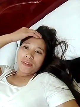 Snapshot of ruby-00 chatting on November 8, 2025, 4:32 pm ruby-00 online show from November 8, 2025, 4:32 pm