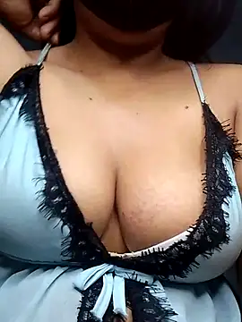 Snapshot of LylyCii96 chatting on November 3, 2025, 11:19 pm LylyCii96 online show from November 3, 2025, 11:19 pm