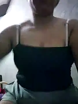 Snapshot of LylyCii96 chatting on October 15, 2025, 7:38 am LylyCii96 online show from October 15, 2025, 7:38 am