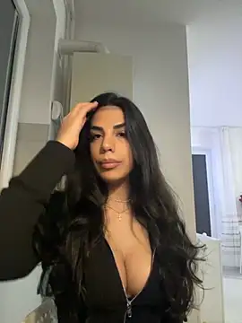 AylinHazellx online show from October 20, 2025, 4:29 pm