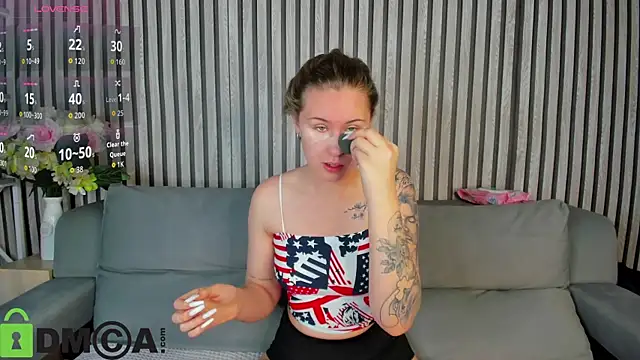 Snapshot of Elsie_Cutties chatting on October 10, 2025, 1:06 am Elsie Cutties online show from October 10, 2025, 1:06 am