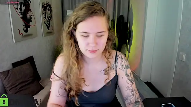 Snapshot of Elsie_Cutties chatting on May 9, 2026, 1:09 am Elsie Cutties online show from May 9, 2026, 1:09 am