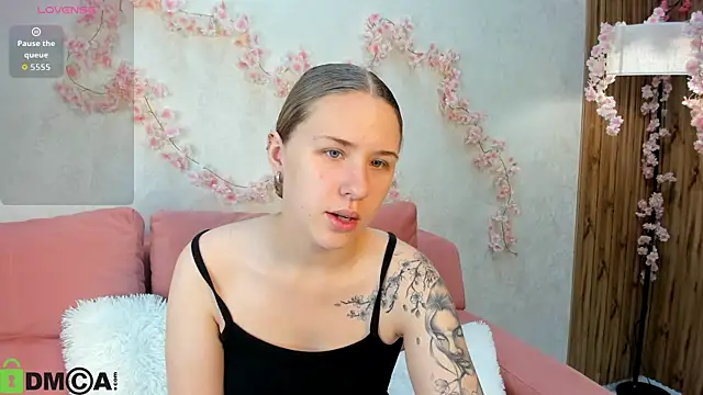 Snapshot of Elsie_Cutties chatting on October 1, 2025, 1:00 am Elsie Cutties online show from October 1, 2025, 1:00 am