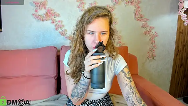 Snapshot of Elsie_Cutties chatting on October 2, 2025, 12:47 am Elsie Cutties online show from October 2, 2025, 12:47 am