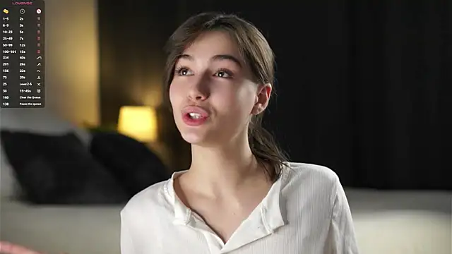 LettySlovacek online show from November 11, 2025, 2:17 am