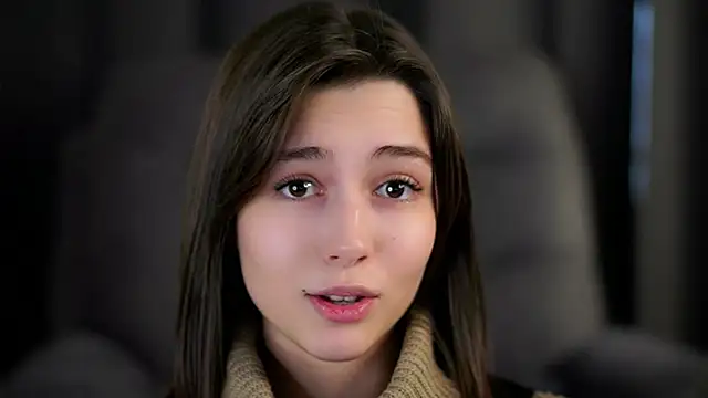 LettySlovacek online show from October 10, 2025, 2:34 am