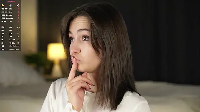 LettySlovacek online show from November 4, 2025, 4:38 am