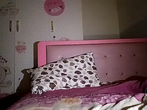 Snapshot of Soin18 chatting on February 25, 2026, 6:13 am Soin18 online show from February 25, 2026, 6:13 am