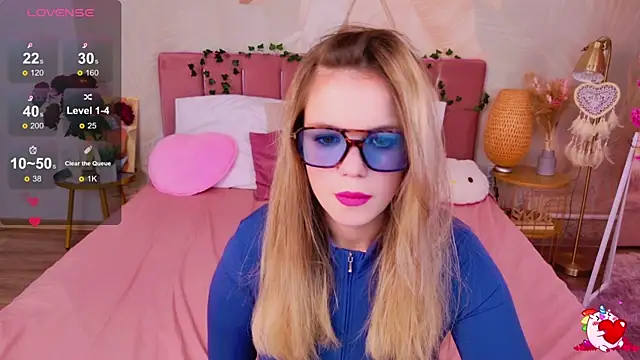 Snapshot of KellyHayden chatting on September 28, 2025, 10:33 am KellyHayden online show from September 28, 2025, 10:33 am