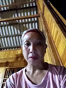 Snapshot of vtmbae chatting on October 3, 2025, 1:34 pm vtmbae online show from October 3, 2025, 1:34 pm